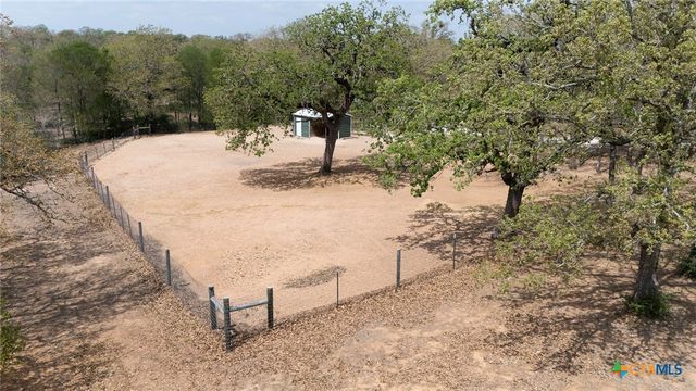 202 The Oaks Boulevard, Elgin, TX 78621