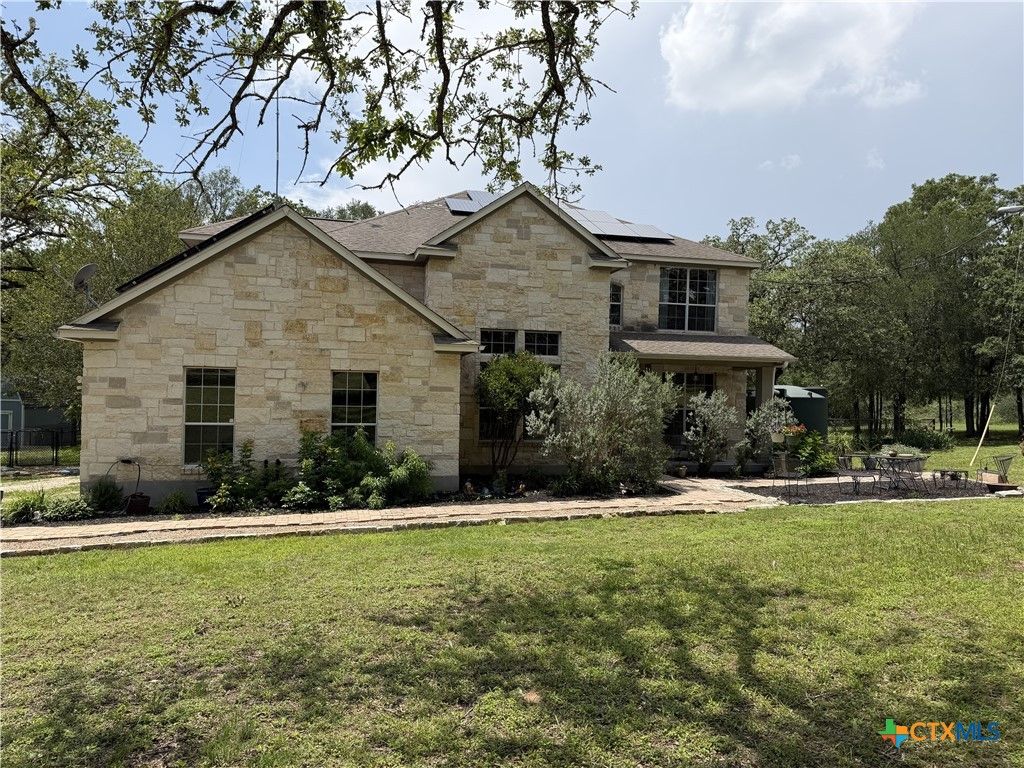 202 The Oaks Boulevard, Elgin, TX 78621
