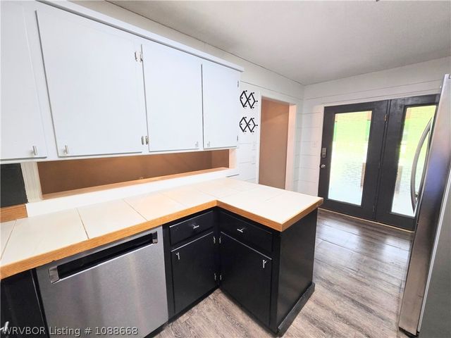 1005 Highway 96 SW, Lavaca, AR 72941