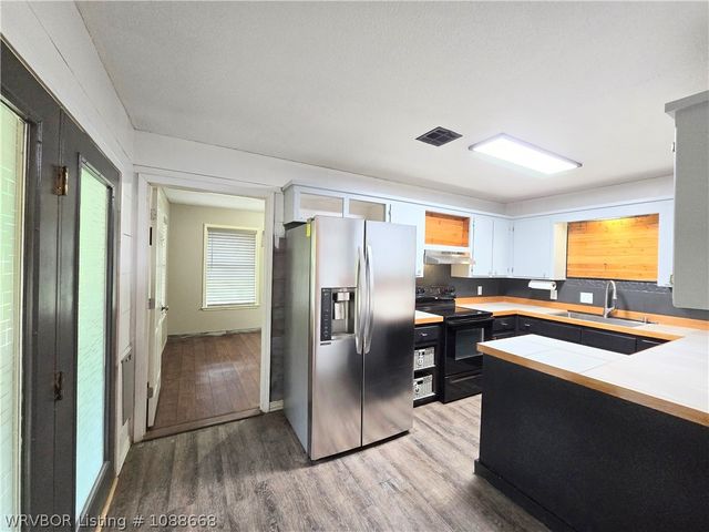 1005 Highway 96 SW, Lavaca, AR 72941