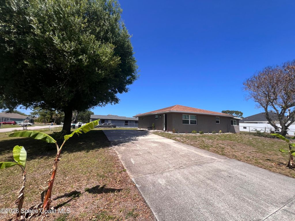 741 Frisco Street SE, Palm Bay, FL 32909
