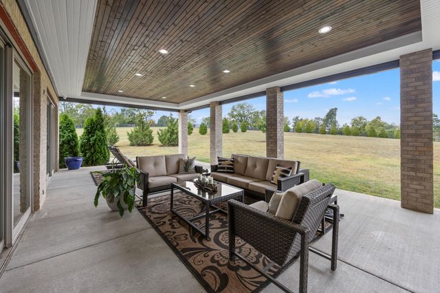 980 Chandamere Way, Nicholasville, KY 40356