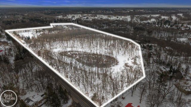 3750 Orion Road, Oakland Twp, MI 48363