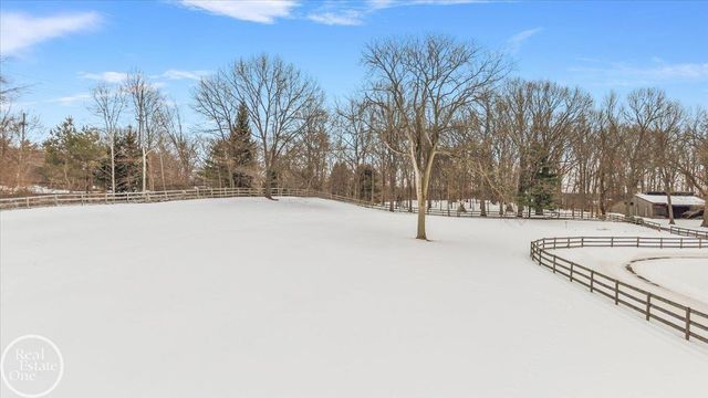 3750 Orion Road, Oakland Twp, MI 48363