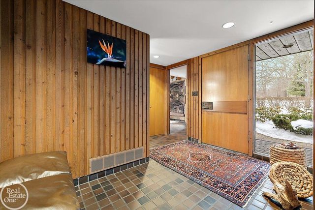 3750 Orion Road, Oakland Twp, MI 48363