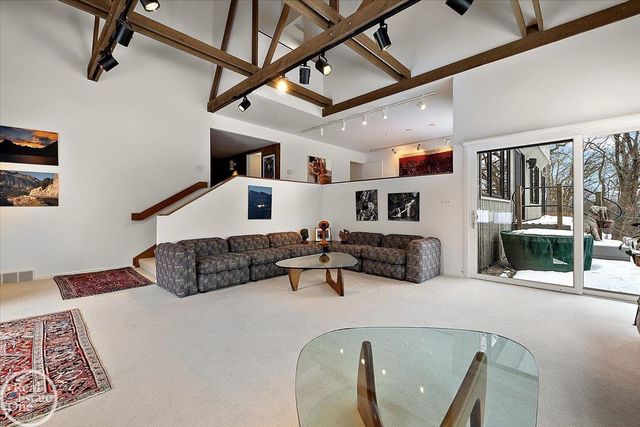 3750 Orion Road, Oakland Twp, MI 48363