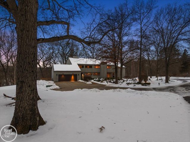 3750 Orion Road, Oakland Twp, MI 48363