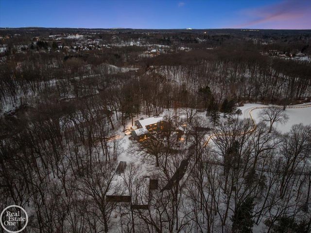 3750 Orion Road, Oakland Twp, MI 48363