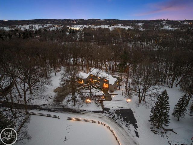 3750 Orion Road, Oakland Twp, MI 48363