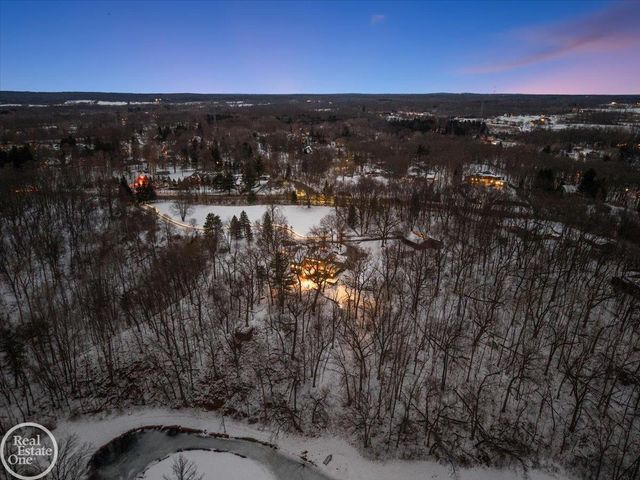 3750 Orion Road, Oakland Twp, MI 48363