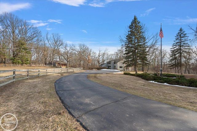 3750 Orion Road, Oakland Twp, MI 48363