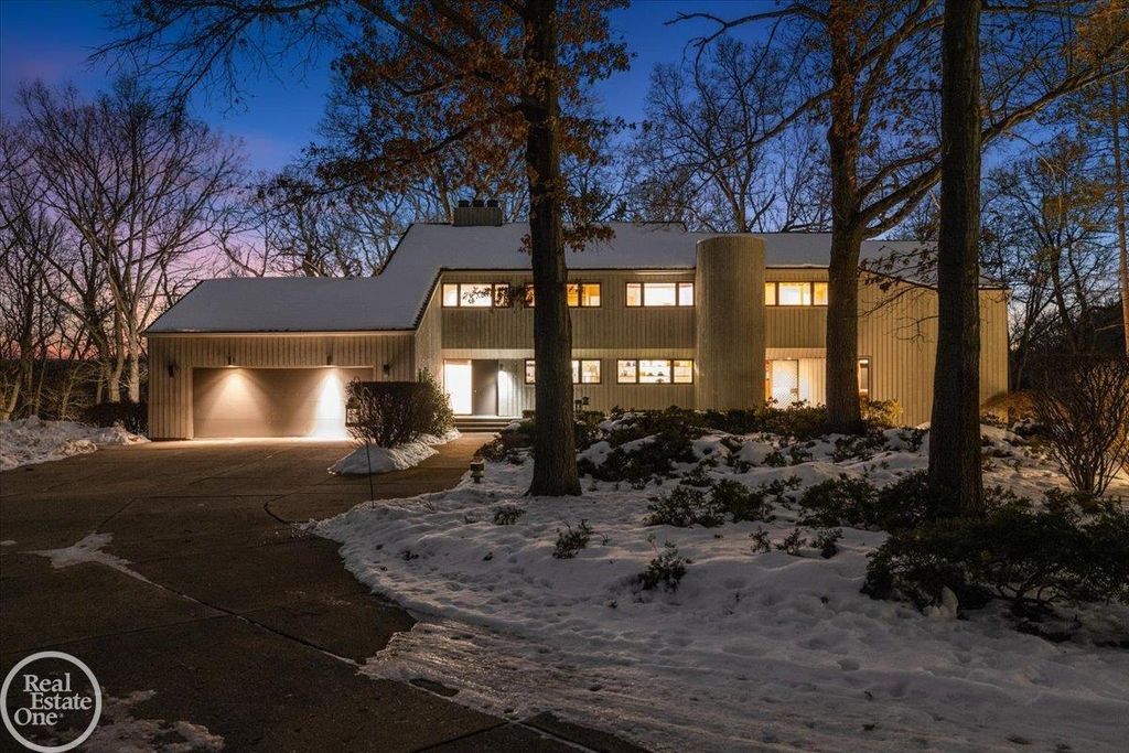 3750 Orion Road, Oakland Twp, MI 48363