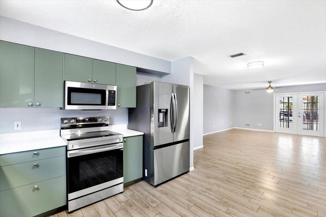107 47TH AVENUE N, St Petersburg, FL 33703