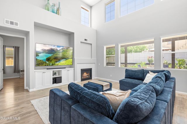 4654 W Vahan, Lancaster, CA 93536