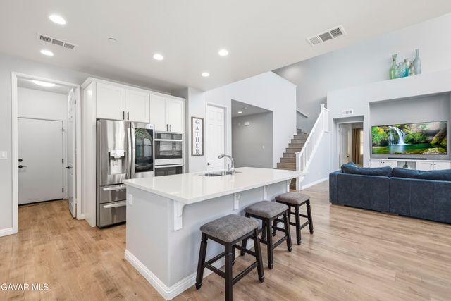 4654 W Vahan, Lancaster, CA 93536