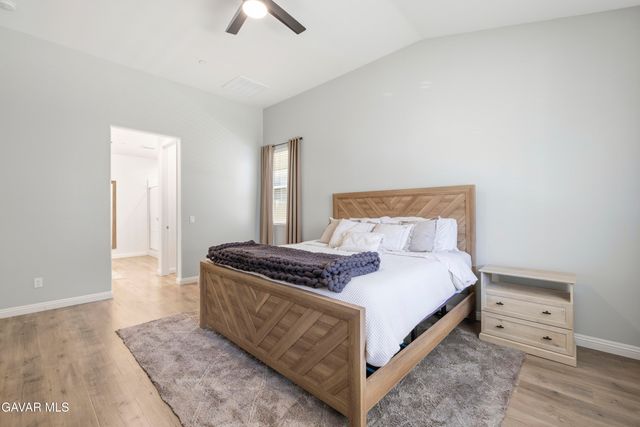 4654 W Vahan, Lancaster, CA 93536