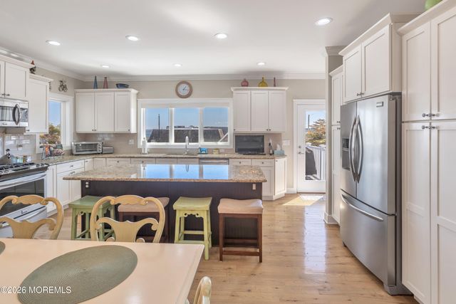 6 Cove Road, Toms River, NJ 08753