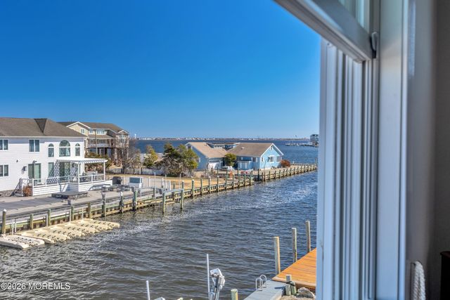 6 Cove Road, Toms River, NJ 08753