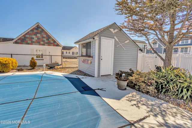 6 Cove Road, Toms River, NJ 08753