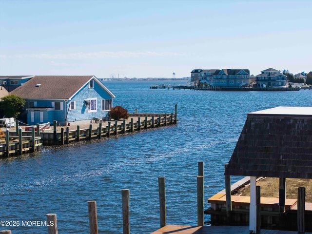 6 Cove Road, Toms River, NJ 08753