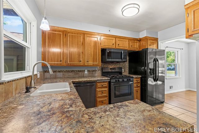 7543 Walnut Avenue, Jenison, MI 49428