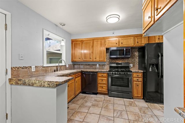 7543 Walnut Avenue, Jenison, MI 49428