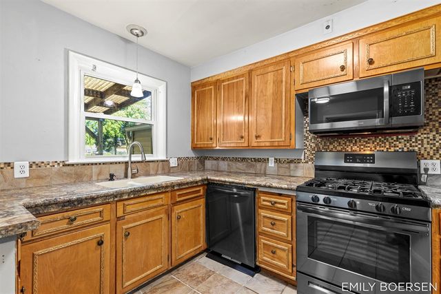 7543 Walnut Avenue, Jenison, MI 49428