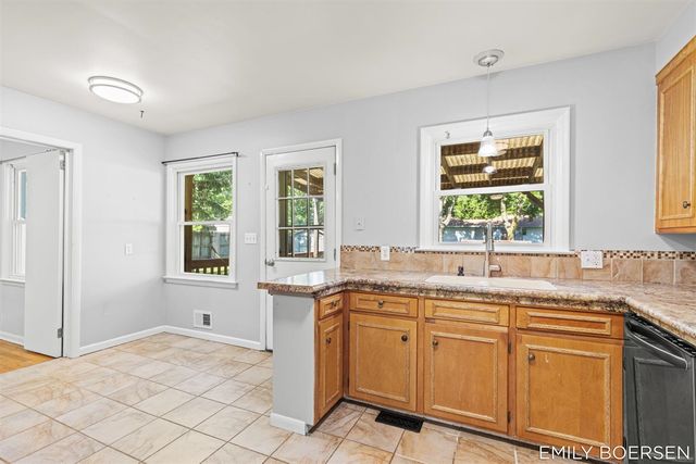 7543 Walnut Avenue, Jenison, MI 49428