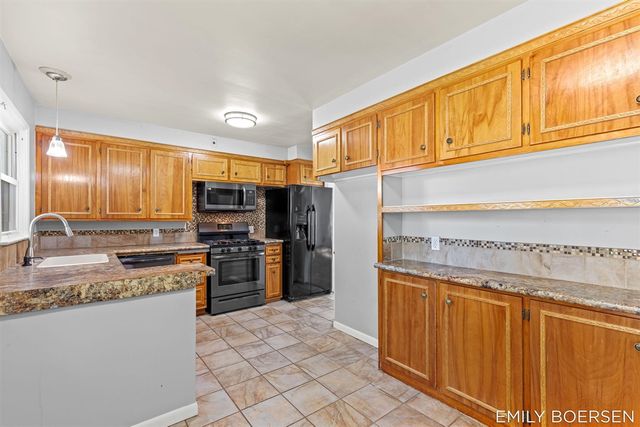 7543 Walnut Avenue, Jenison, MI 49428