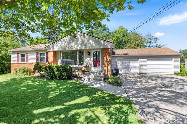7543 Walnut Avenue, Jenison, MI 49428