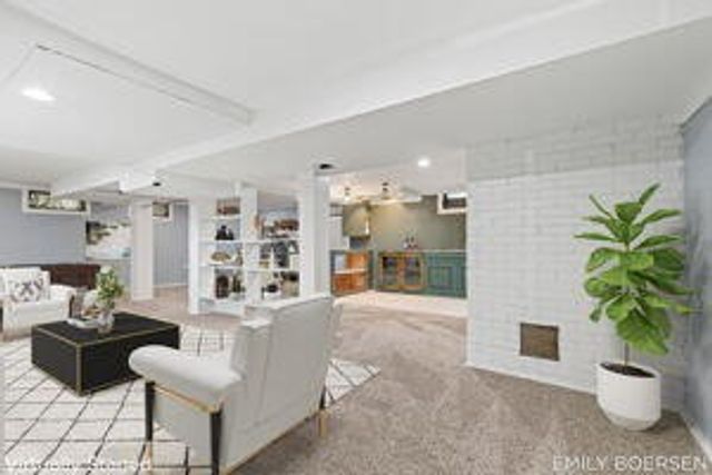 7543 Walnut Avenue, Jenison, MI 49428