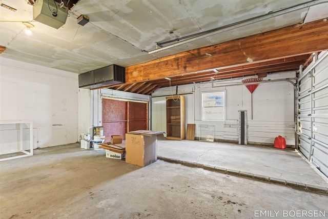 7543 Walnut Avenue, Jenison, MI 49428