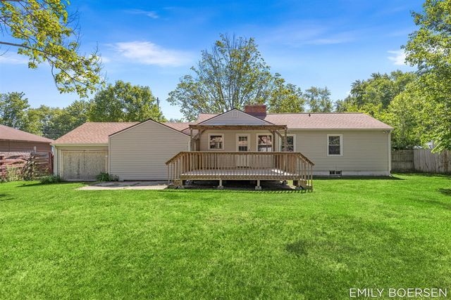 7543 Walnut Avenue, Jenison, MI 49428