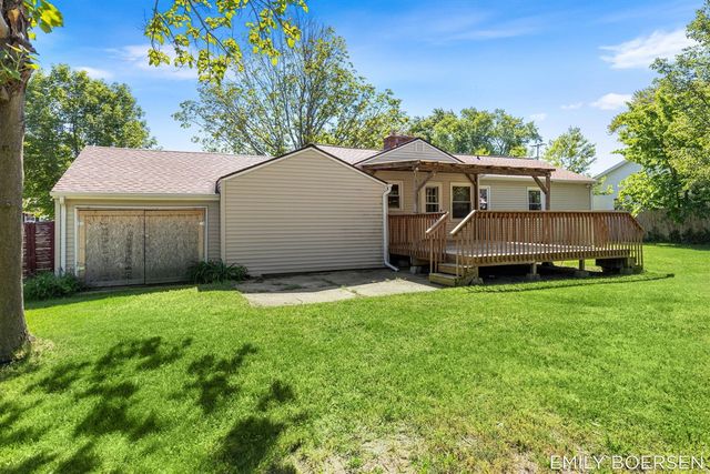 7543 Walnut Avenue, Jenison, MI 49428
