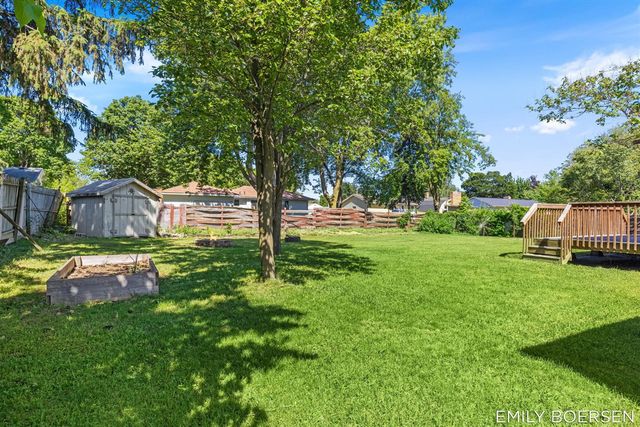 7543 Walnut Avenue, Jenison, MI 49428