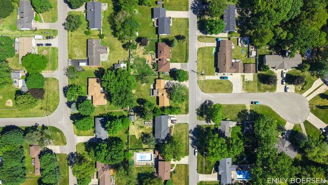 7543 Walnut Avenue, Jenison, MI 49428