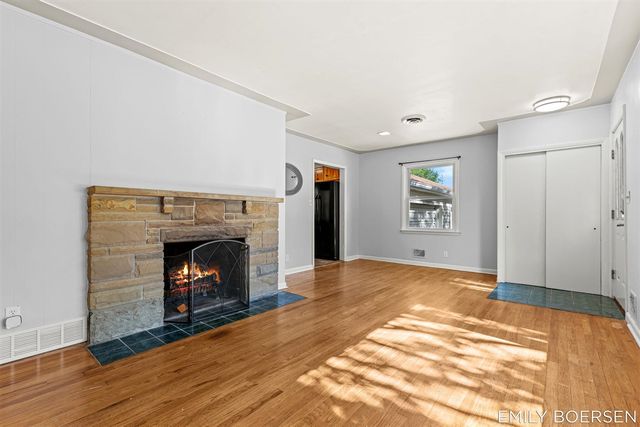 7543 Walnut Avenue, Jenison, MI 49428