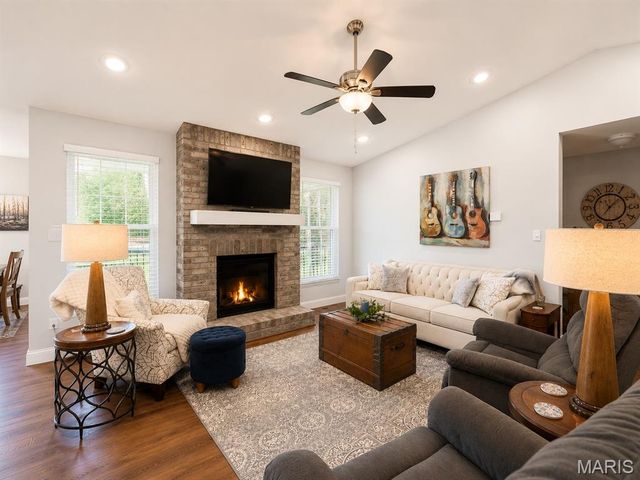 10162 Lake Ridge Drive, Hillsboro, MO 63050