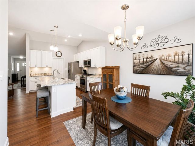 10162 Lake Ridge Drive, Hillsboro, MO 63050