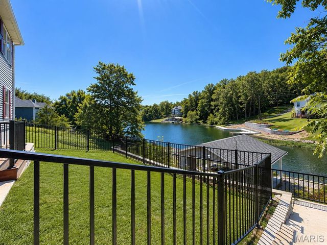 10162 Lake Ridge Drive, Hillsboro, MO 63050