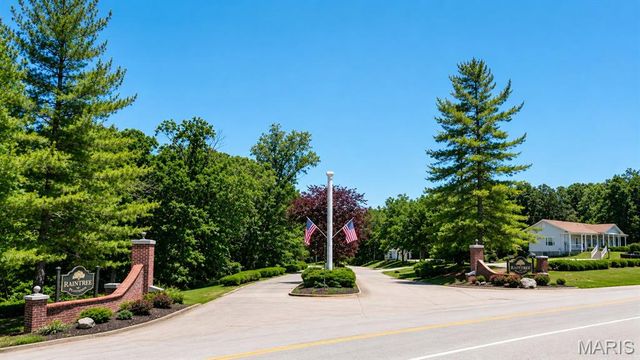 10162 Lake Ridge Drive, Hillsboro, MO 63050
