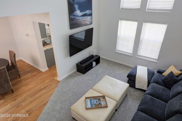 3 Oxford Road 328, Holmdel, NJ 07733