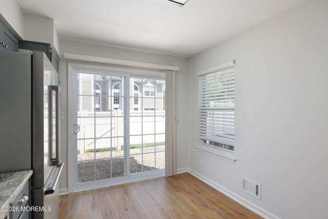 3 Oxford Road 328, Holmdel, NJ 07733