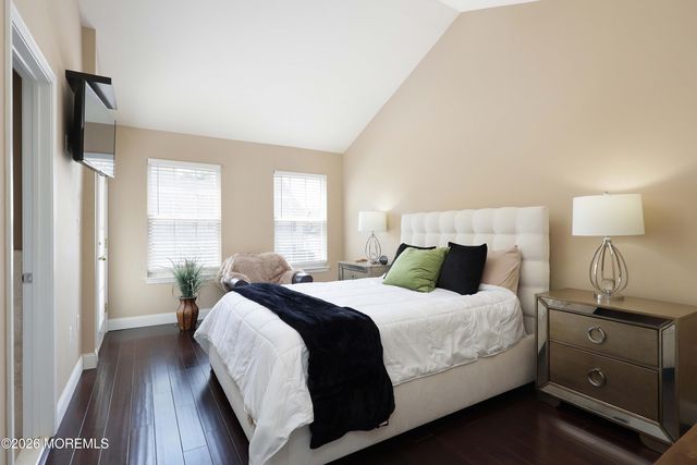 3 Oxford Road 328, Holmdel, NJ 07733