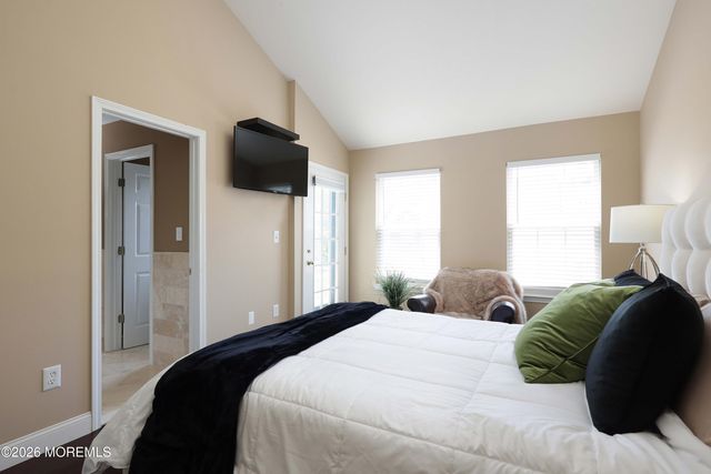 3 Oxford Road 328, Holmdel, NJ 07733