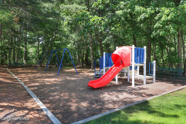 3 Oxford Road 328, Holmdel, NJ 07733