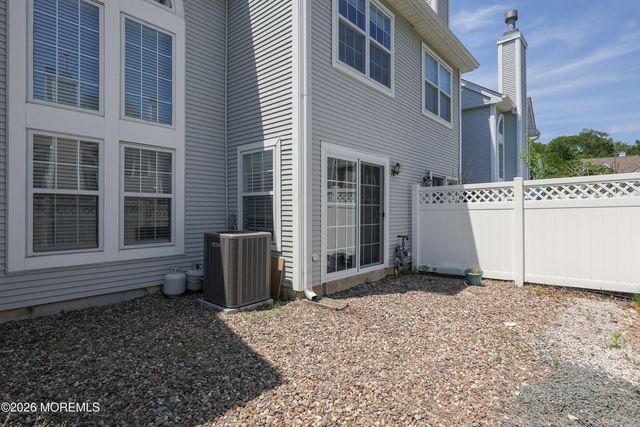3 Oxford Road 328, Holmdel, NJ 07733