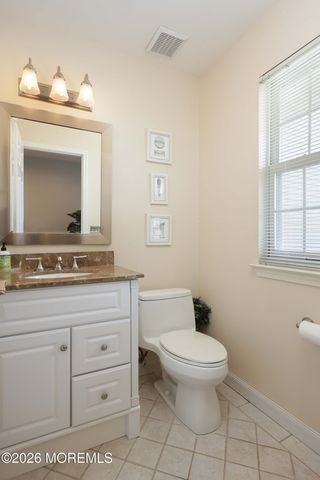 3 Oxford Road 328, Holmdel, NJ 07733