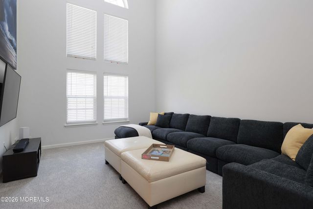 3 Oxford Road 328, Holmdel, NJ 07733