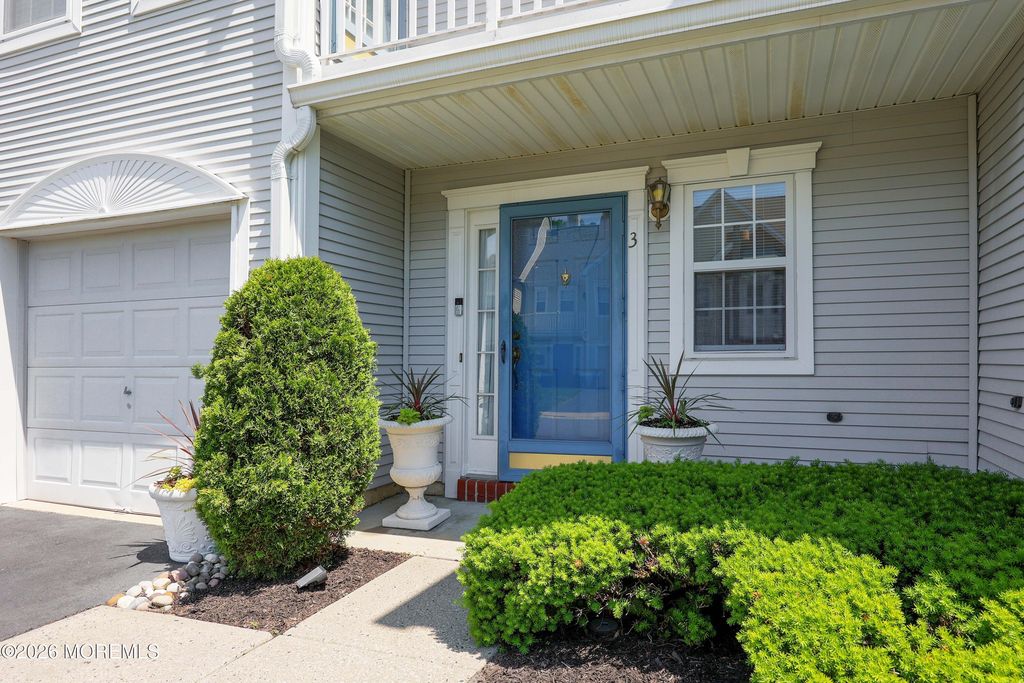 3 Oxford Road 328, Holmdel, NJ 07733